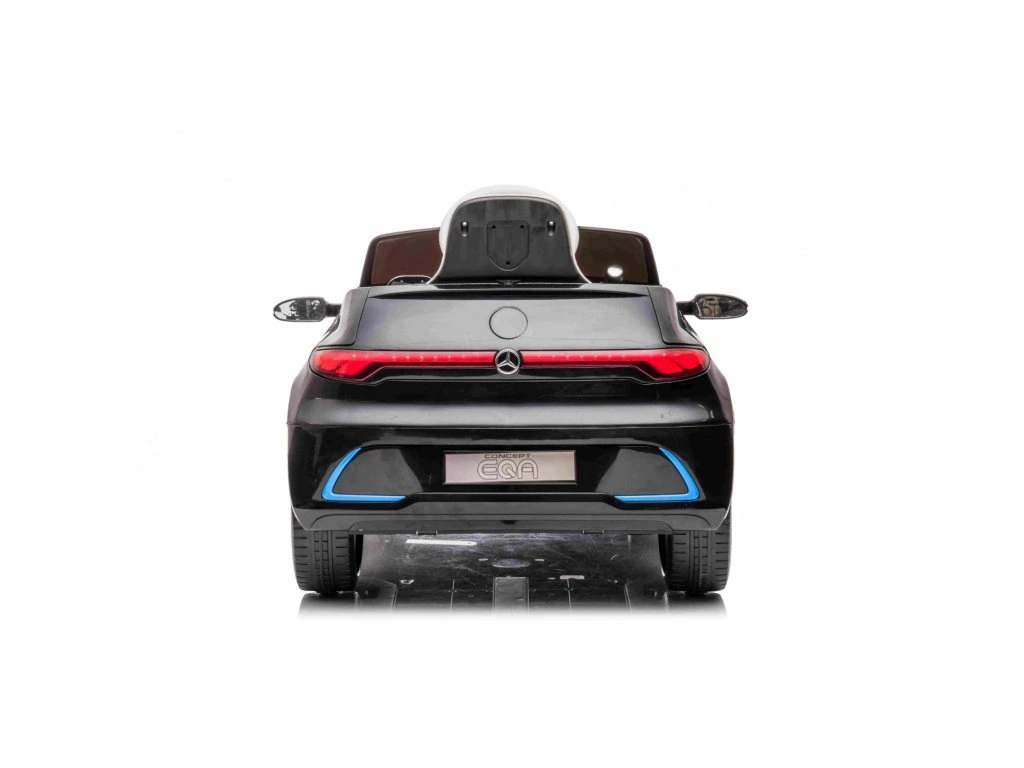 62163-5-elektricke-auticko-mercedes-amg-eqa-cerne10.webp